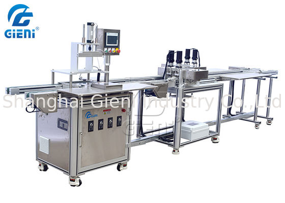 컨테이너 나사 결합과 화장용 주액 장치를 공개하는 립스틱