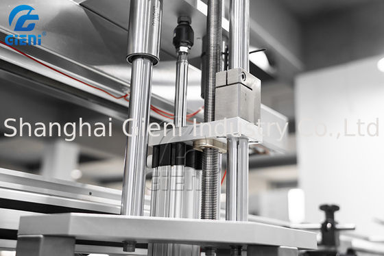 3 층 50 밀리람베르트 립밤은 4개 노즐로 화장용 충전기를 붙입니다